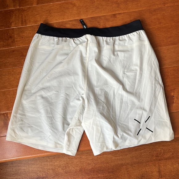 NWOT Ten Thousand Silver Birch Interval Short (No Liner) 7" Size Large - Picture 2 of 4